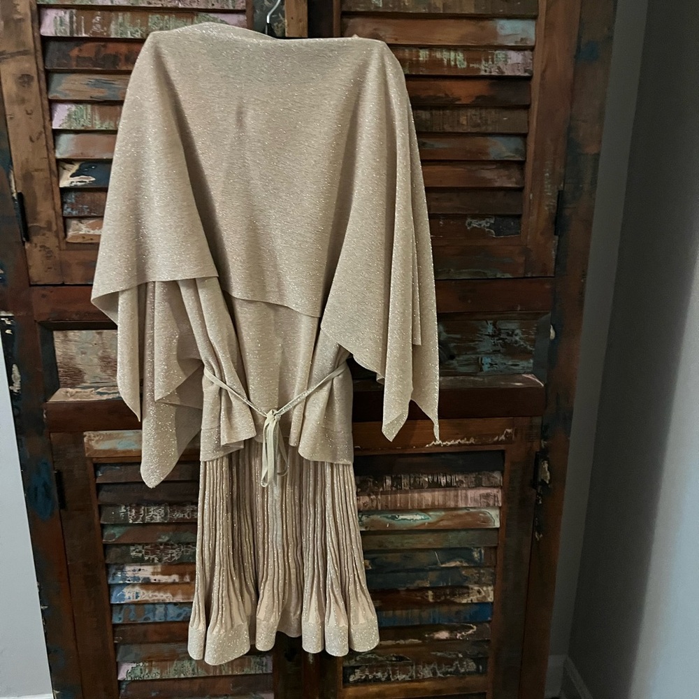 D. Exterior Lurex Four Piece Luxury Set Gold Sparkle Black Tie Event